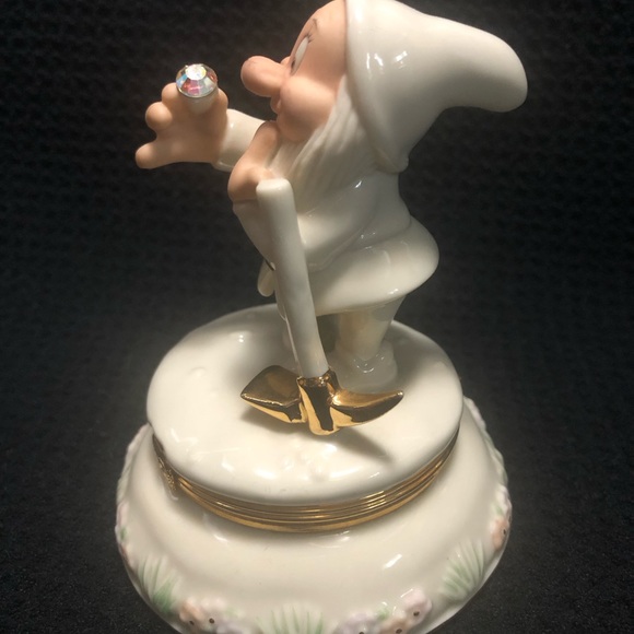 Lennox Treasures Bashful Treasure Box Disney. - Picture 3 of 7